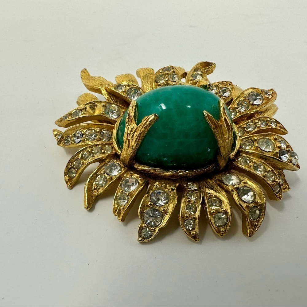 Rare Vintage Hattie Carnegie gold rhinestone and precious stone brooch - Picture 6 of 10